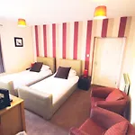 The Kings Arms 3* شاب