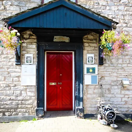 The Kings Arms Hotel Shap