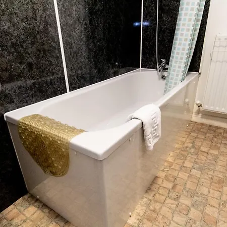 The Kings Arms Hotel 3*