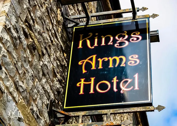 The Kings Arms فندق شاب